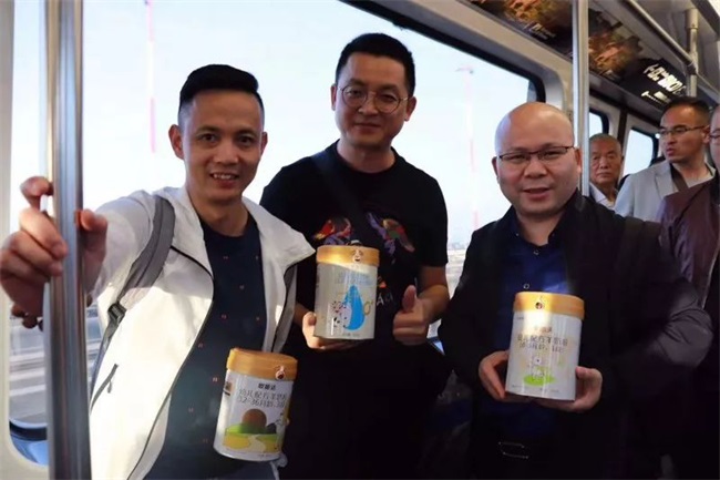 嬰商國際集團(tuán)甘濤董事長和部分VIP客戶正式開啟為期10天的歐洲豪華游！